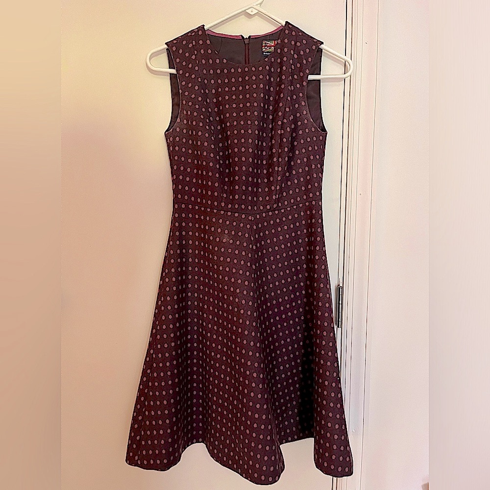Boden fit and flare British tweed sleeveless dress by Moon in burgundy.